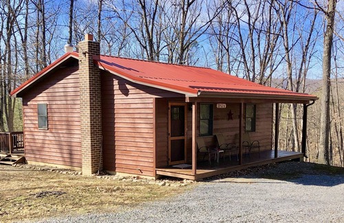 Upper Tract Cabin | Nature's Paradise in Upper Tract near Smoke Hole