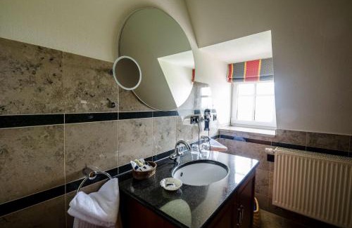 Oberwiesenthal Hotel | Naturhotel Sachsenbaude Oberwiesenthal - Indoor-Pool & Outdoor-Whirlpool