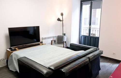 Old Town Apartment | Navarro Suite Pamplona - Family Management