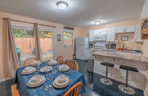 Saylorsburg House | Near Hiking & Water Parks!*Wi-Fi*Fireplace*Patio*