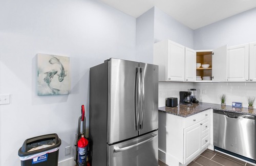 Crestline Heights House | Near The Airport East Lake Craftsman