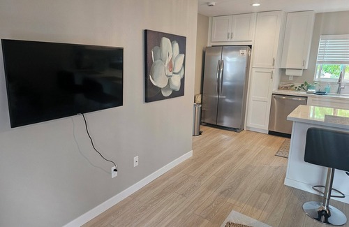 Lincoln Acres House | Near trolley. NEW charming 1-bedroom home in Fletcher hills, La Mesa.