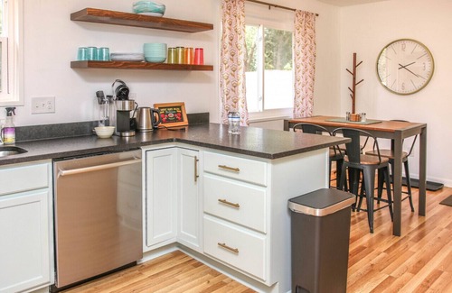 Sans Souci House | Neat & Sweet Home: Furman 5 mins