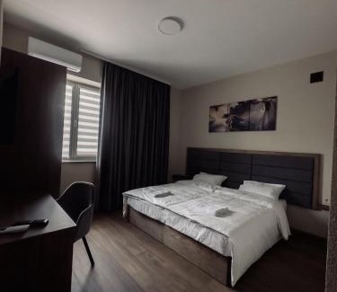 Svyatoshyns'kyi District Hotel | Nesvit Hotel