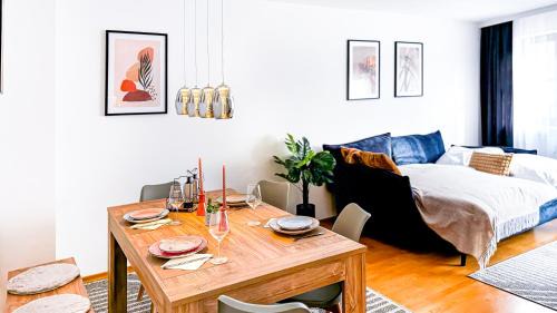 Innenstadt - Sankt Ulrich-Dom Apartment | NEU - Zentrum, 3 Zi, free Tiefgarage, smart TV, WLAN