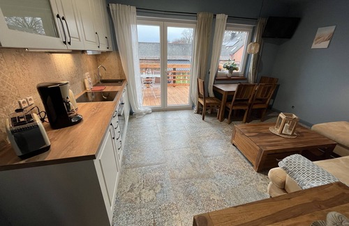 Beelitz Apartment | Neue Wohnung im Spargeldorf Schäpe mit Großem Südwest Sonnenbalkon