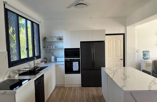 Apia House | New 4-bedroom home in prime location in Taumeasina with AC in all rooms.