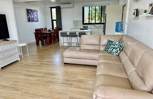 Apia House | New 4-bedroom home in prime location in Taumeasina with AC in all rooms.