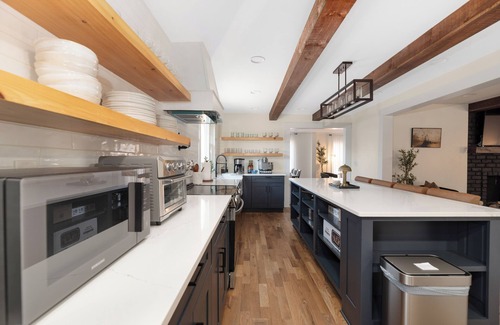 Charlotte House | New! -4500 sqft Luxurious/Upscale Mountain style in South CLT-2 Master-n5 Kings!