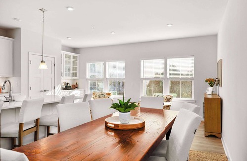 Bayside House | NEW Bayside Townhouse Community Pool & Hot Tub