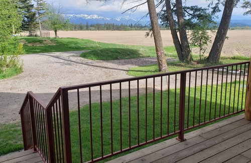 Kalispell Cabin | New Beautiful Well Located Cabin just north of Bigfork near the Flathead River!