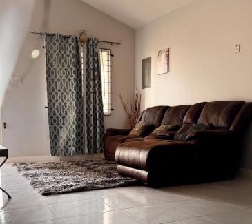 Old Harbour Bed & Breakfast | New Cozy Entire home 2 Bedroom- AC, Wifi, 24 hour Security, Smart Tv