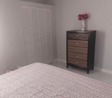 Old Harbour Bed & Breakfast | New Cozy Entire home 2 Bedroom- AC, Wifi, 24 hour Security, Smart Tv