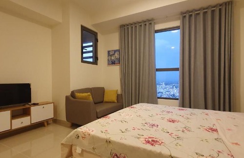 Thu Thiem Apartment | NEW COZY STUDIO, Free POOL and GYM @ The Sun Avenue, D2