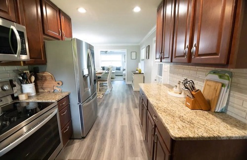 Northeast Raleigh House | New Hope House! 20 Min to RDU| Outdoor Kitchen!