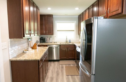 Northeast Raleigh House | New Hope House! 20 Min to RDU| Outdoor Kitchen!