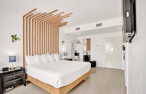 City Center Hotel | NEW LISTING! Belleza South Beach King Studio