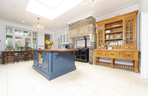 Margam Apartment | NEW Listing - Fairytale Manor House with Indoor Swimming Pool