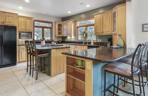 Blue River House | *New Listing* Private 4 Bedroom Home
