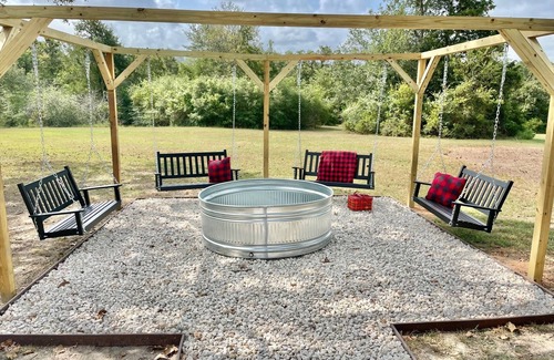 Bryan House | NEW LISTING-Secluded Whoop Acre Ranch SLEEPS 25-LOADED with entertainment
