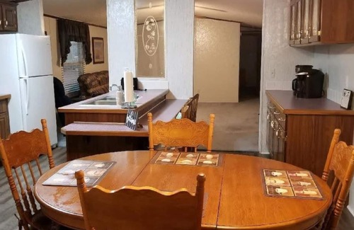 Fort Gaines House | *New Listing* Time Out Retreat is near Lake Eufaula & George T. Bagby State Park