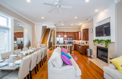 Ukrainian Village Condo | NEW LUXURY PENTHOUSE CONDO