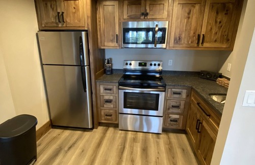 Brian Head Cabin | New Mountain Modern Home sleeps 47+