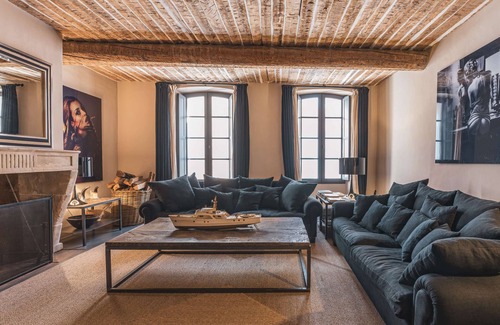 Old Town House | NEW PORTAL, LUXURY APARTMENT IN THE HEART OF SAINT TROPEZ