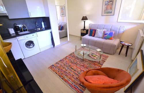 Monaco Apartment | NEW Studio, Near Golden Square & Beaches
