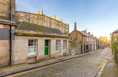 New Town House | New Town Cottage