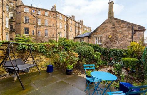 New Town House | New Town Cottage