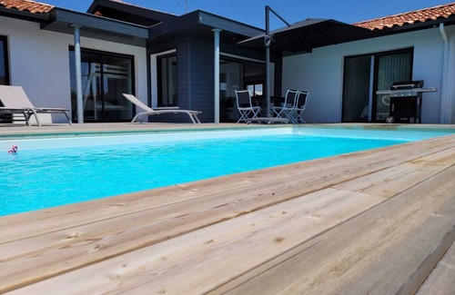 Angresse Villa | New villa Angresse with heated pool and jacuzzi