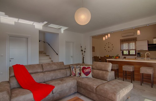 Pinezici Villa | New Villa with pool, beach, sea view, -TRAVELER Reisebüro Krk - ID 2168
