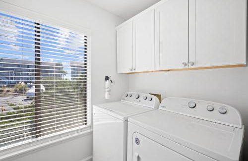 Oceanmarsh Subdivision House | Newly Listed - One bedroom condo on Harbor Island