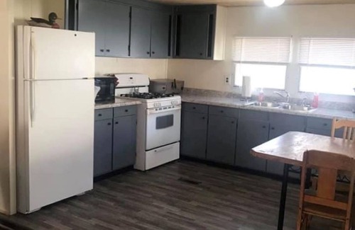 Sheyenne Cabin | Newly Remodeled Family Friendly Hunting Lodge