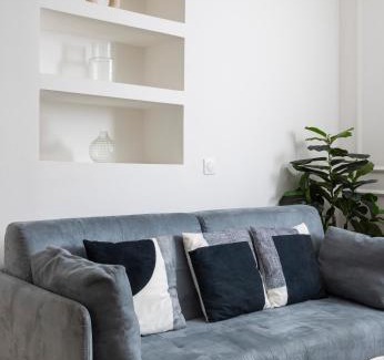 Carrieres - Malbousquet Apartment | Newly Renovated Apartment with Balcony, AC, Fiber internet