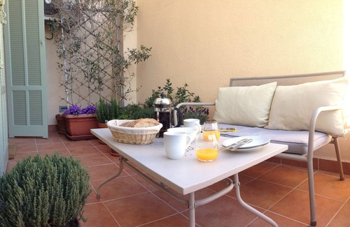 Antibes Old Town Apartment | NEWLY RENOVATED stylish 2 Bed & 2 Bath Apt. in old Antibes with outdoor terrace