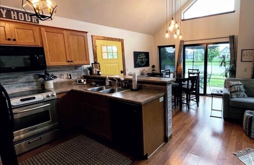 Arnolds Park House | Newly updated(2021)Vacation Home @ Bridges Bay Resort located on the pond