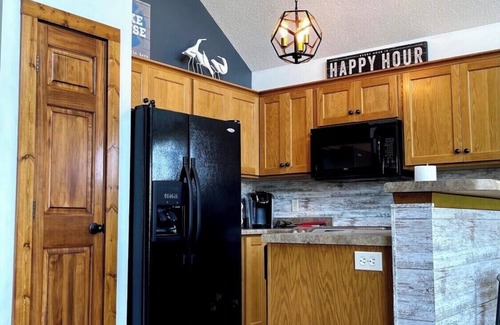Arnolds Park House | Newly updated(2021)Vacation Home @ Bridges Bay Resort located on the pond