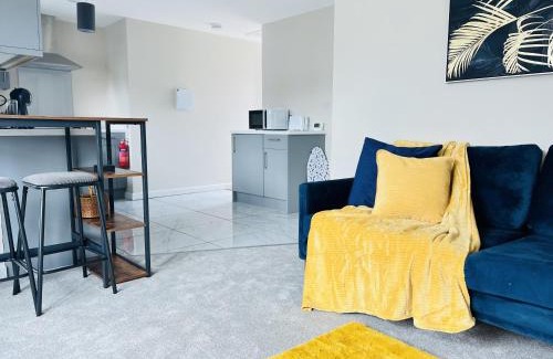 Newmarket Apartment | Newmarket - Suffolk Flat with Garden EV