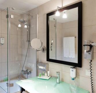 Friedrichstadt Hotel | NH Düsseldorf Königsallee