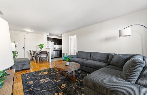 North Brookline Apartment | Nice 2bd/1.5ba near BU 3648
