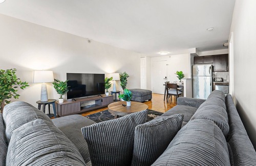 North Brookline Apartment | Nice 2bd/1.5ba near BU 3648