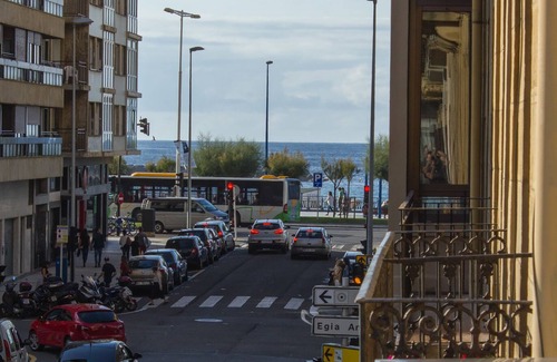 Gros Apartment | Nice apartment for 4 people in the centre near the beach. WI-FI and AC.