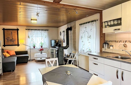 Quiddelbach Apartment | Nice apartment for 7 people with WIFI, TV and balcony