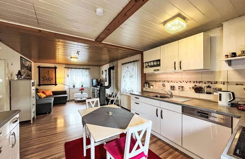Quiddelbach Apartment | Nice apartment for 7 people with WIFI, TV and balcony