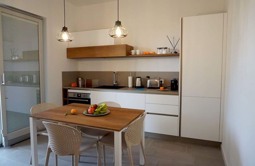 Laureto Villa | Nice apartment in villa for 4 people with hot tub, WIFI, A/C, TV and veranda, close to Alberobello