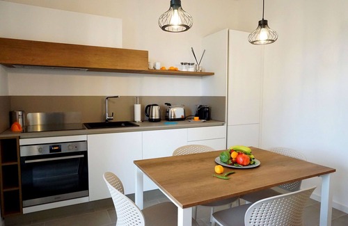 Laureto Villa | Nice apartment in villa for 4 people with hot tub, WIFI, A/C, TV and veranda, close to Alberobello