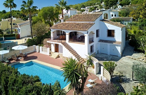 Sol del Este House | Nice apartment in villa for 6 people with A/C, private pool, WIFI, TV and terrace