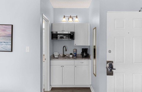 Myrtle Beach Condo | Nice Beach View Condo,King,Pool,Sm Dogs,F24